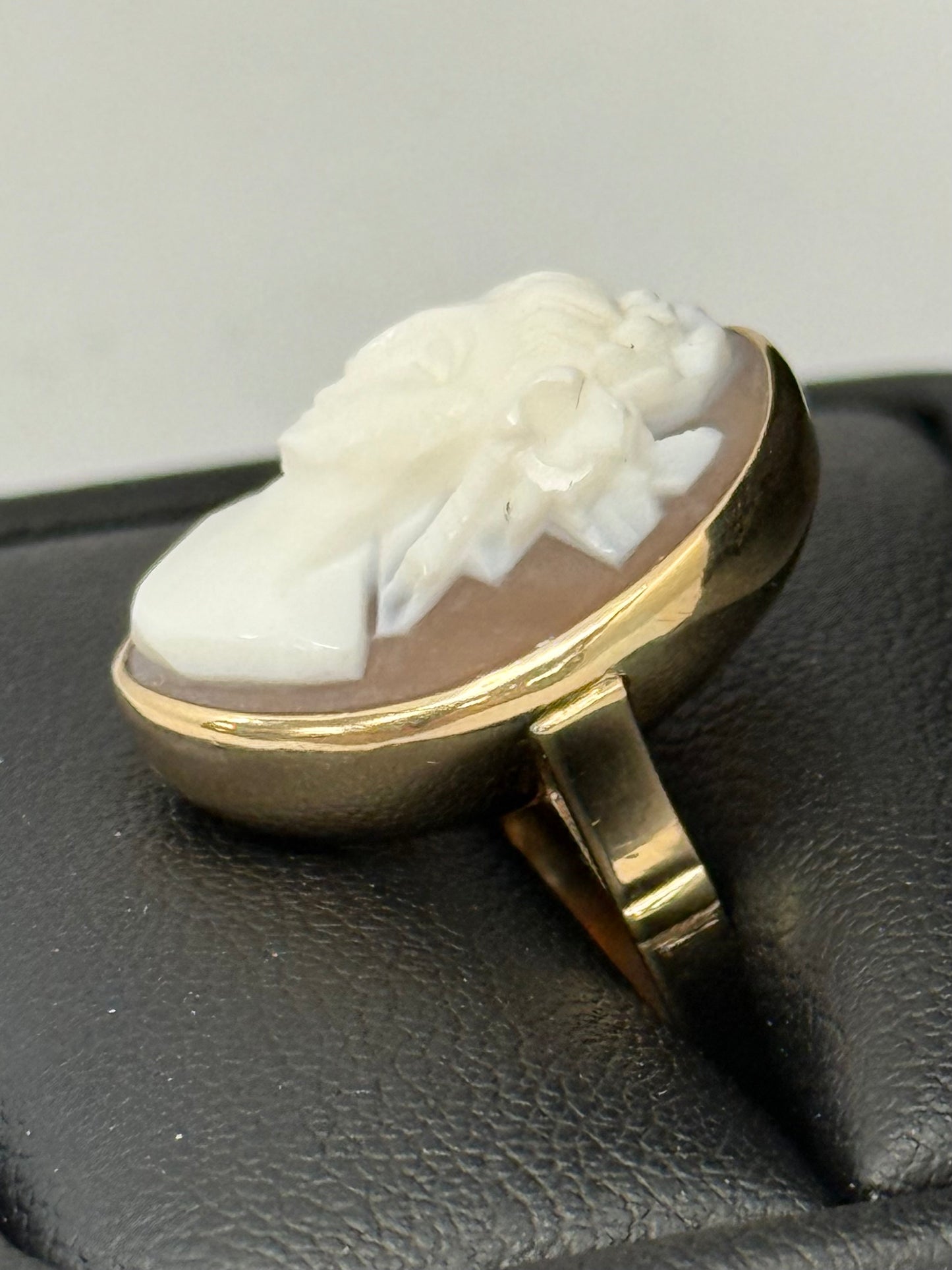 Shell Cameo Ring