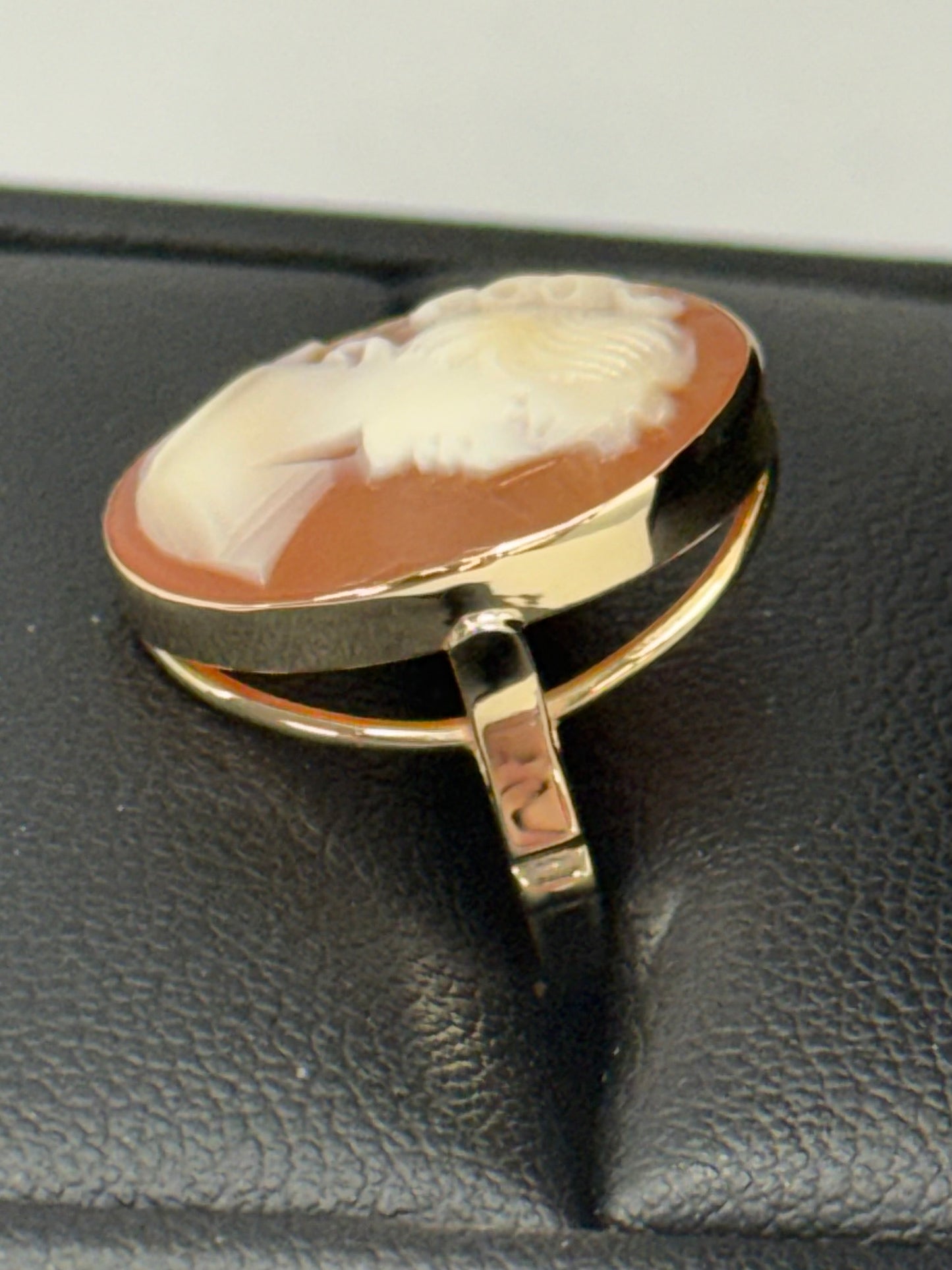 Shell Cameo Ring