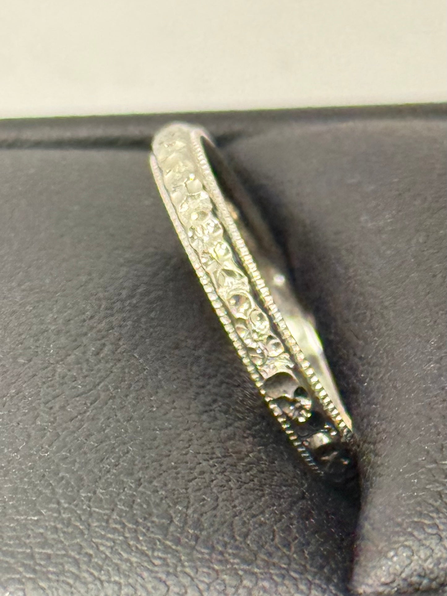 Fashion Carved Wedding Band