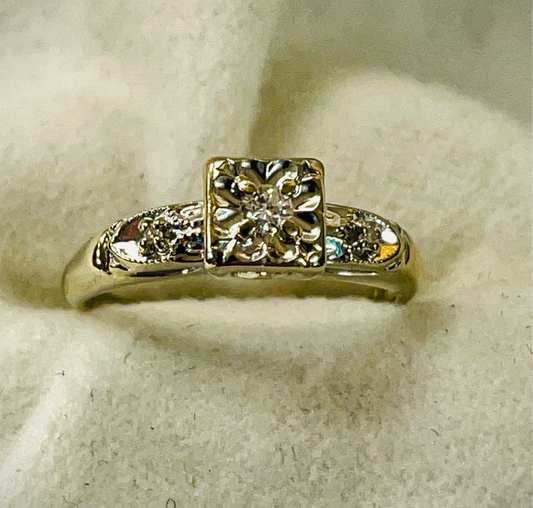 Lady’s Diamond Ring