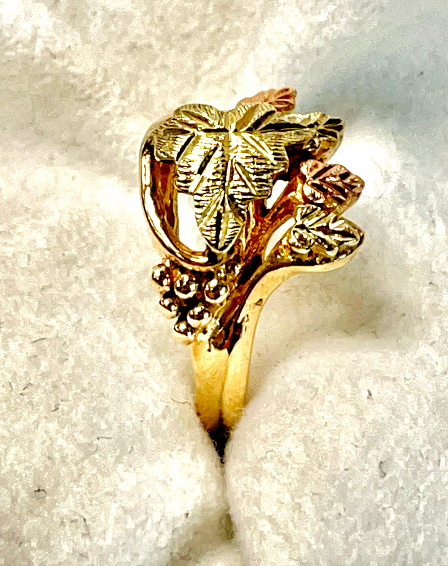 Lady’s Black Hills Gold Ring