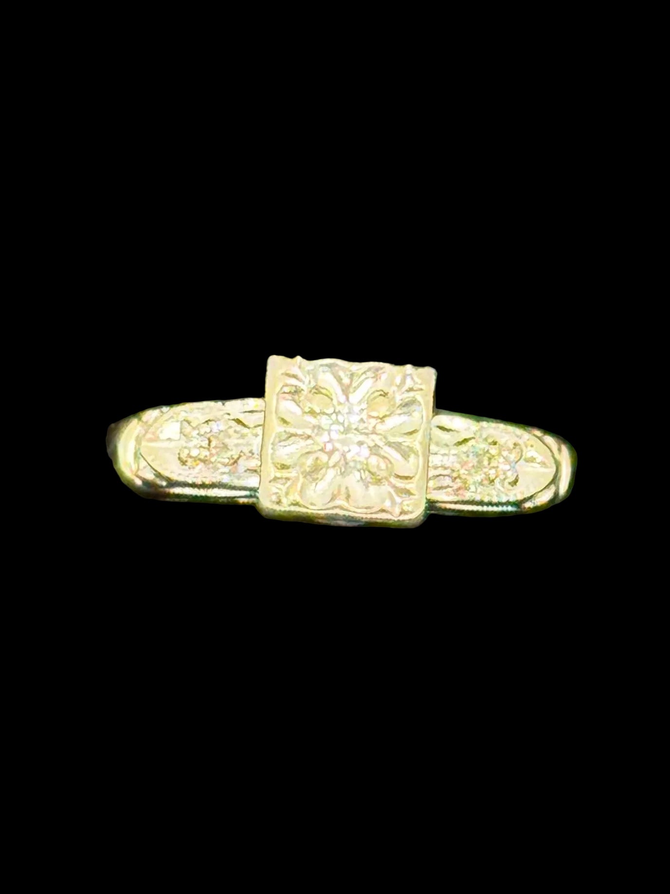 Lady’s Diamond Ring