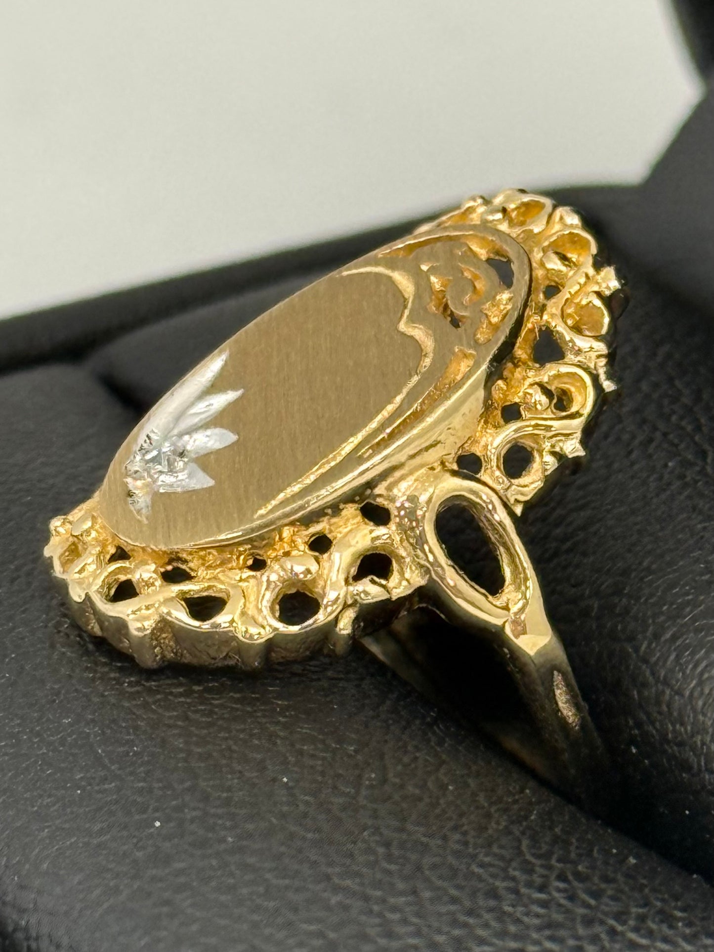 Lady’s Diamond Ring