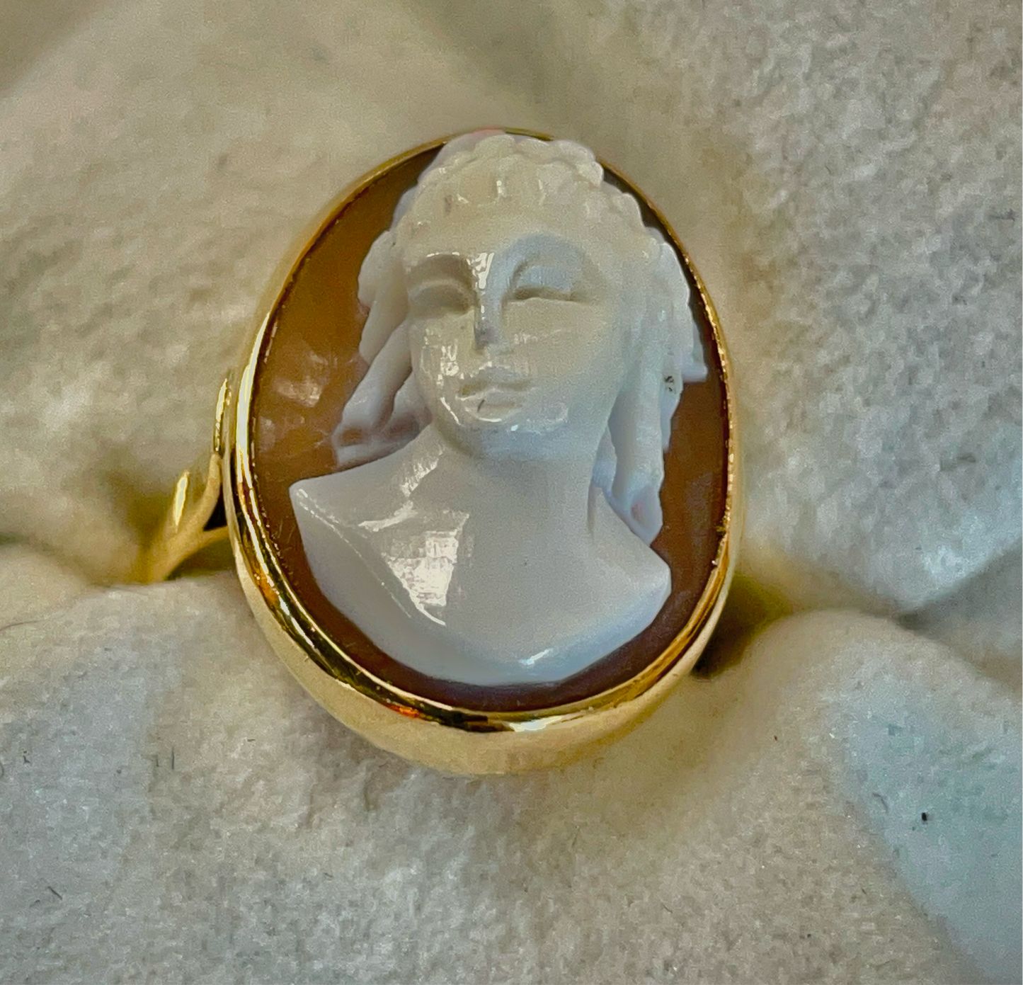 Shell Cameo Ring