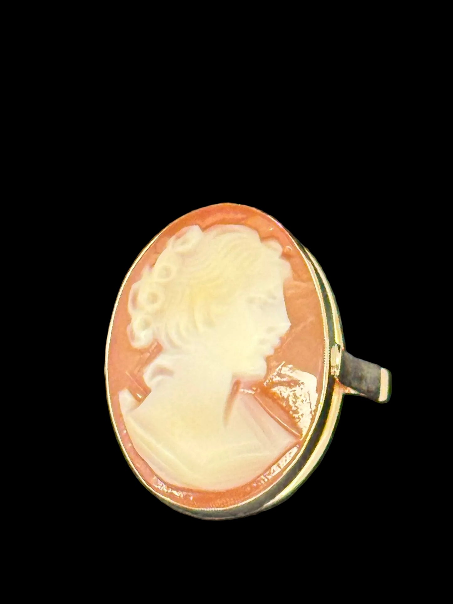 Shell Cameo Ring