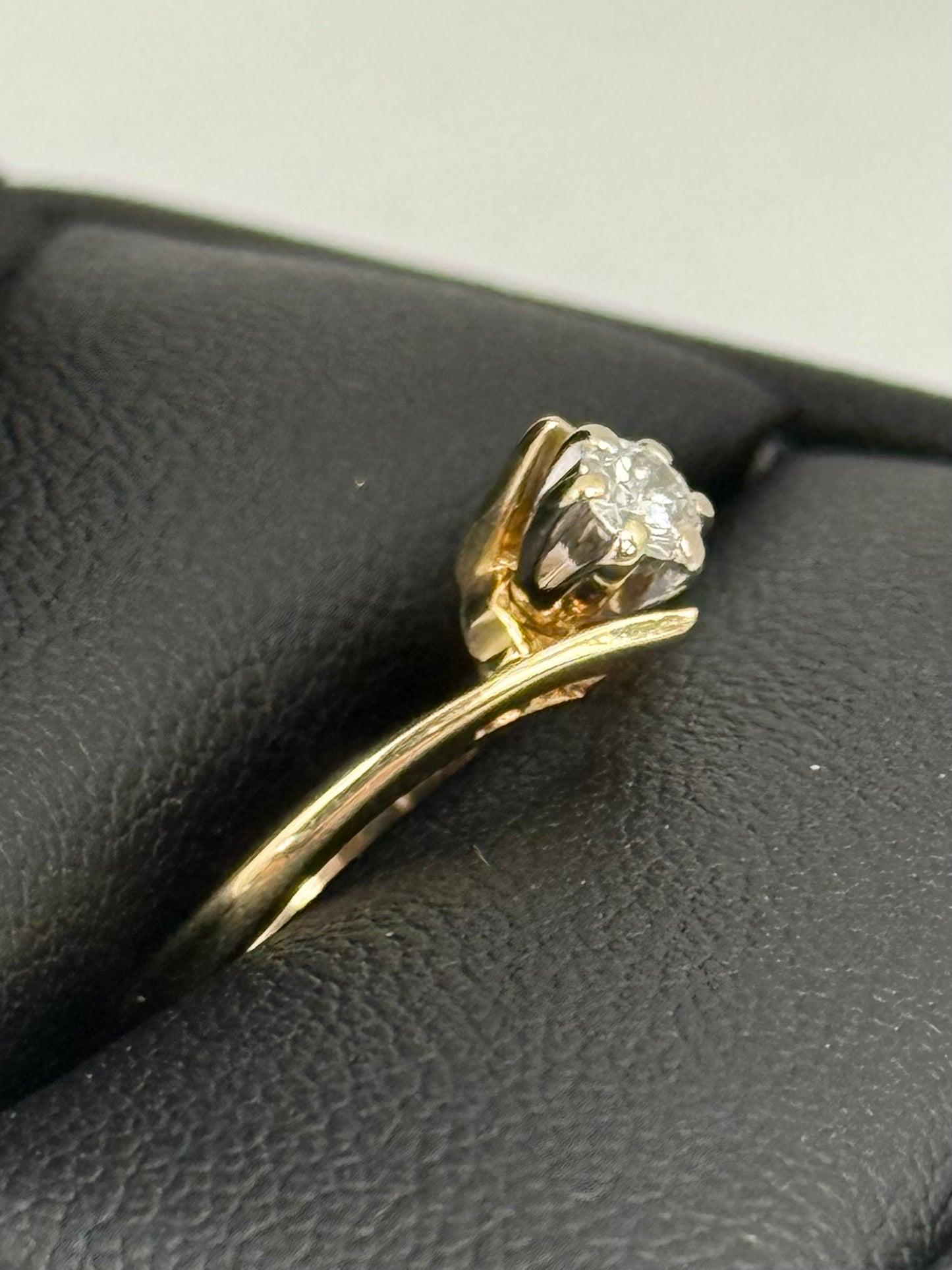 Gold Diamond Ring
