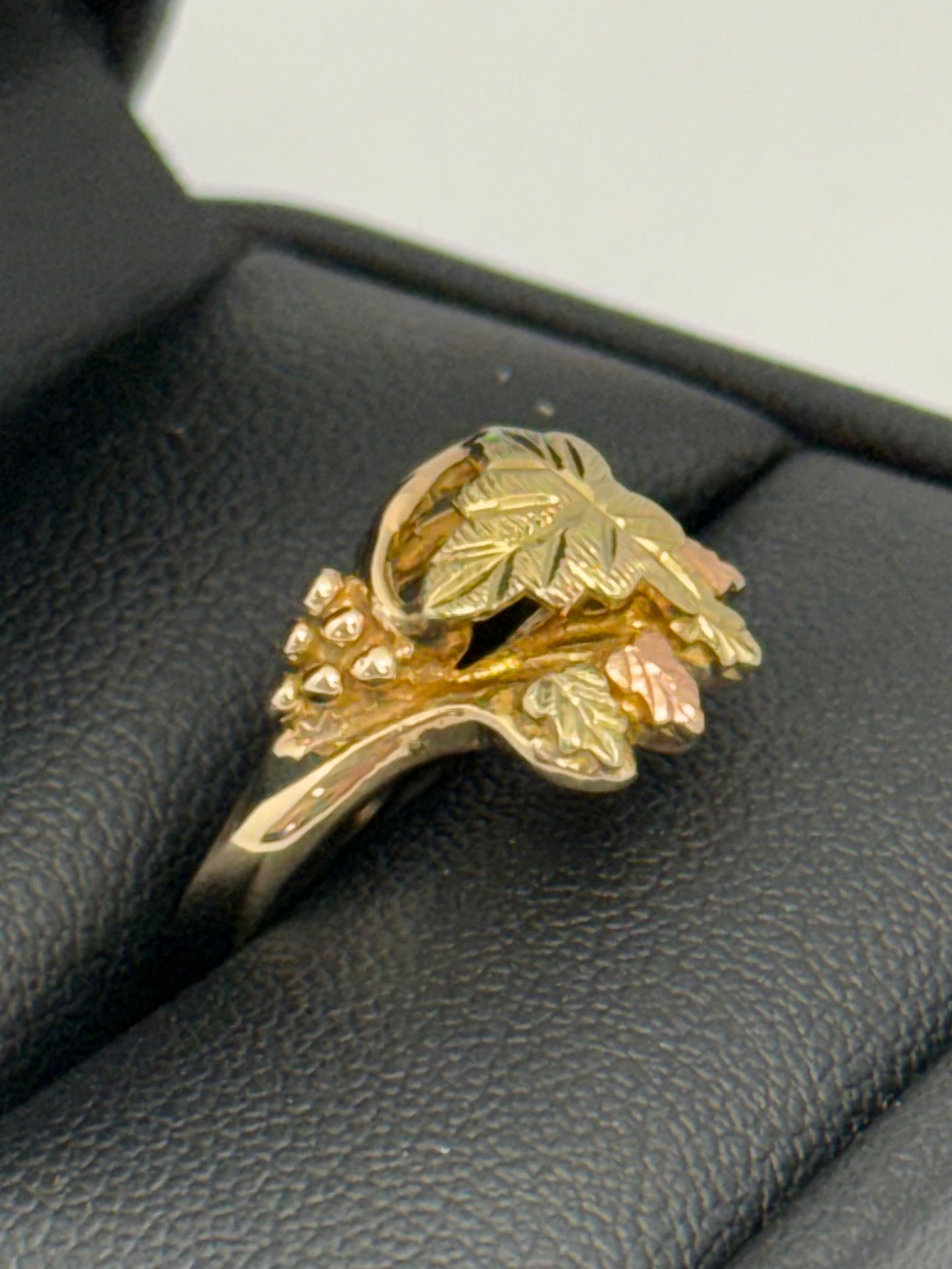 Lady’s Black Hills Gold Ring