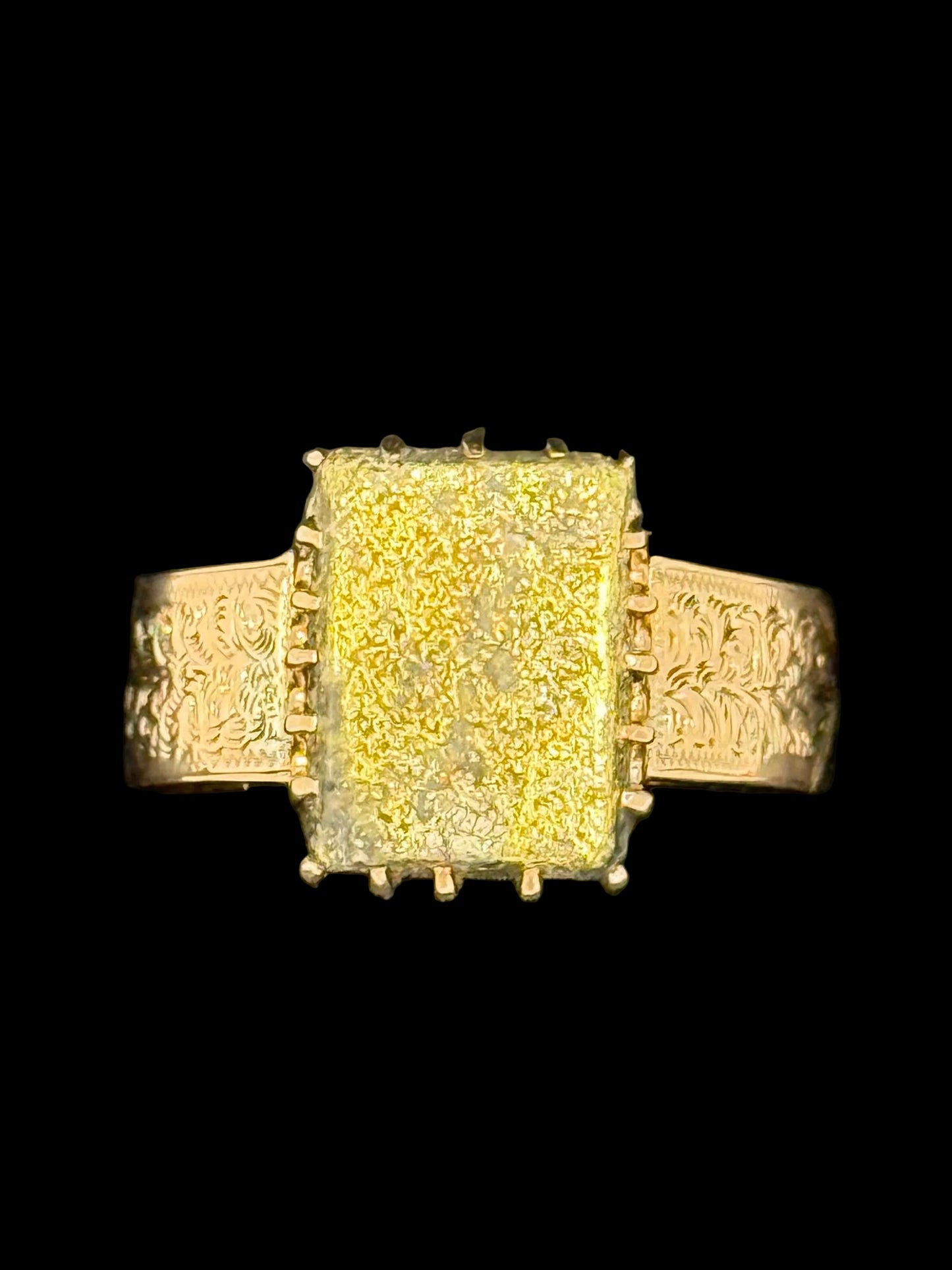 Gold Quartz Gents Ring