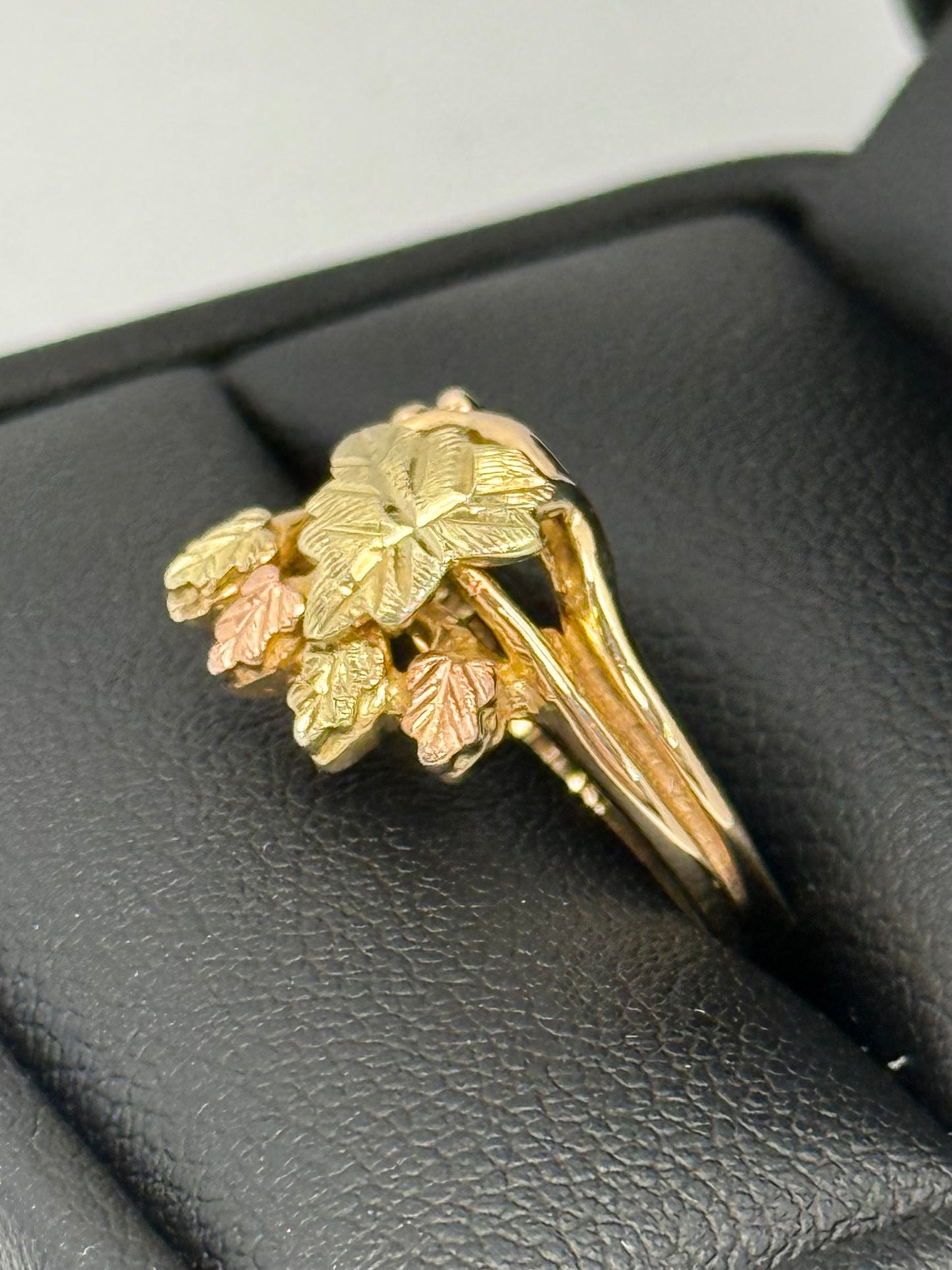 Lady’s Black Hills Gold Ring