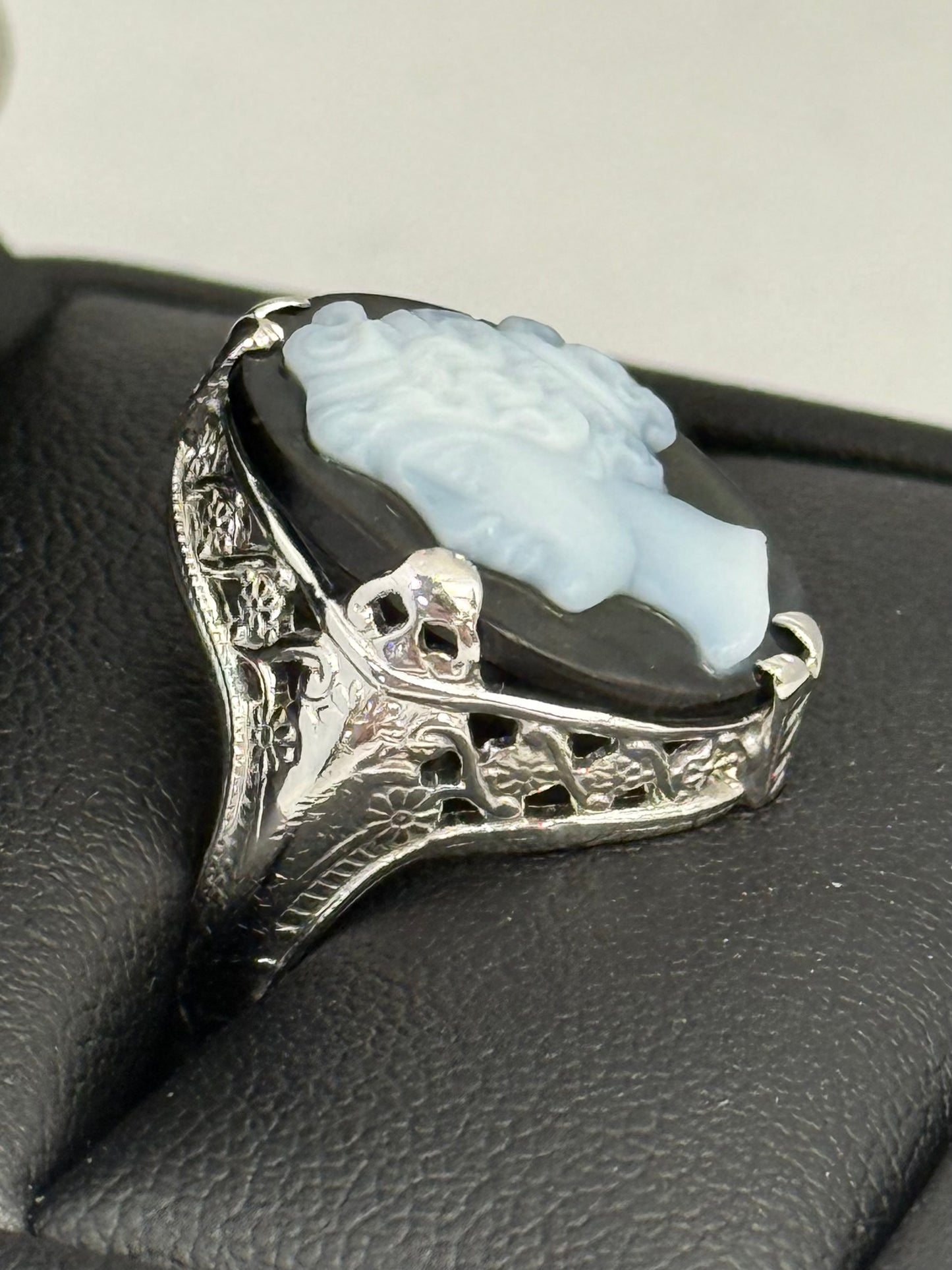 Antique Agate Cameo Ring