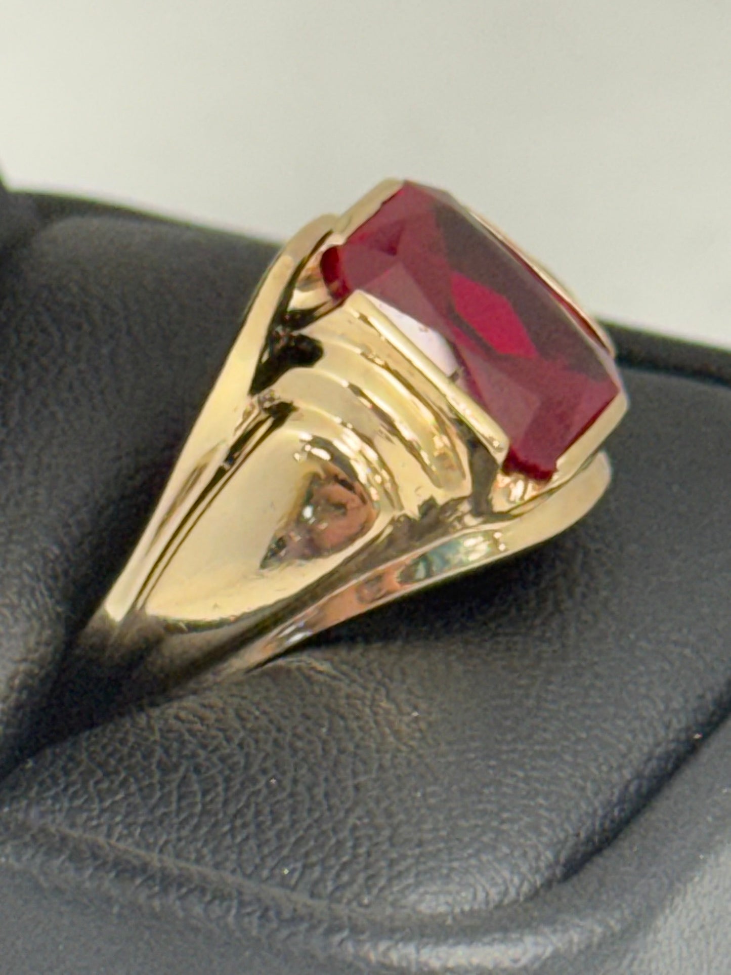 Gents Syn Sap Ring