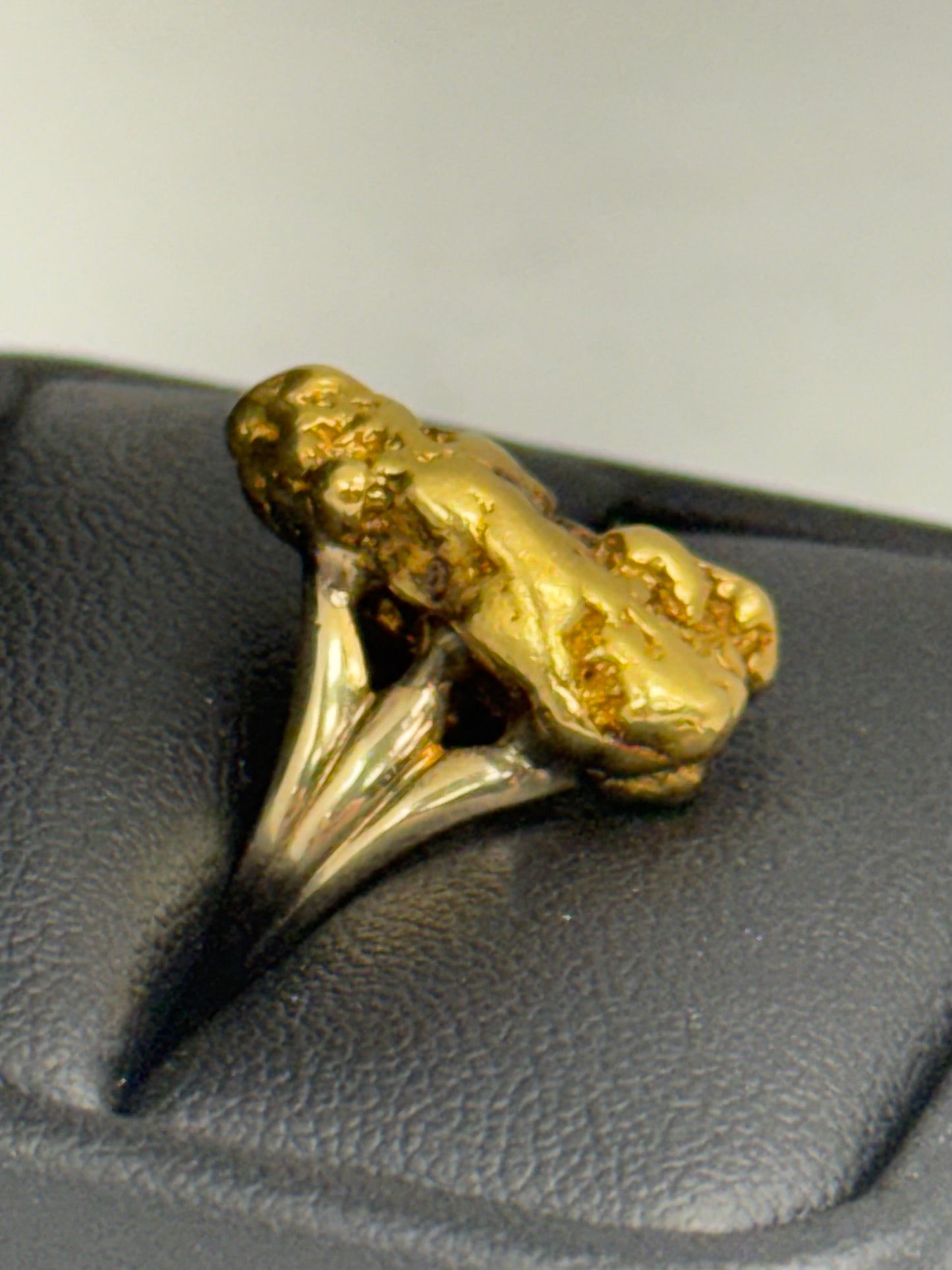 Lady’s Gen Nugget Ring