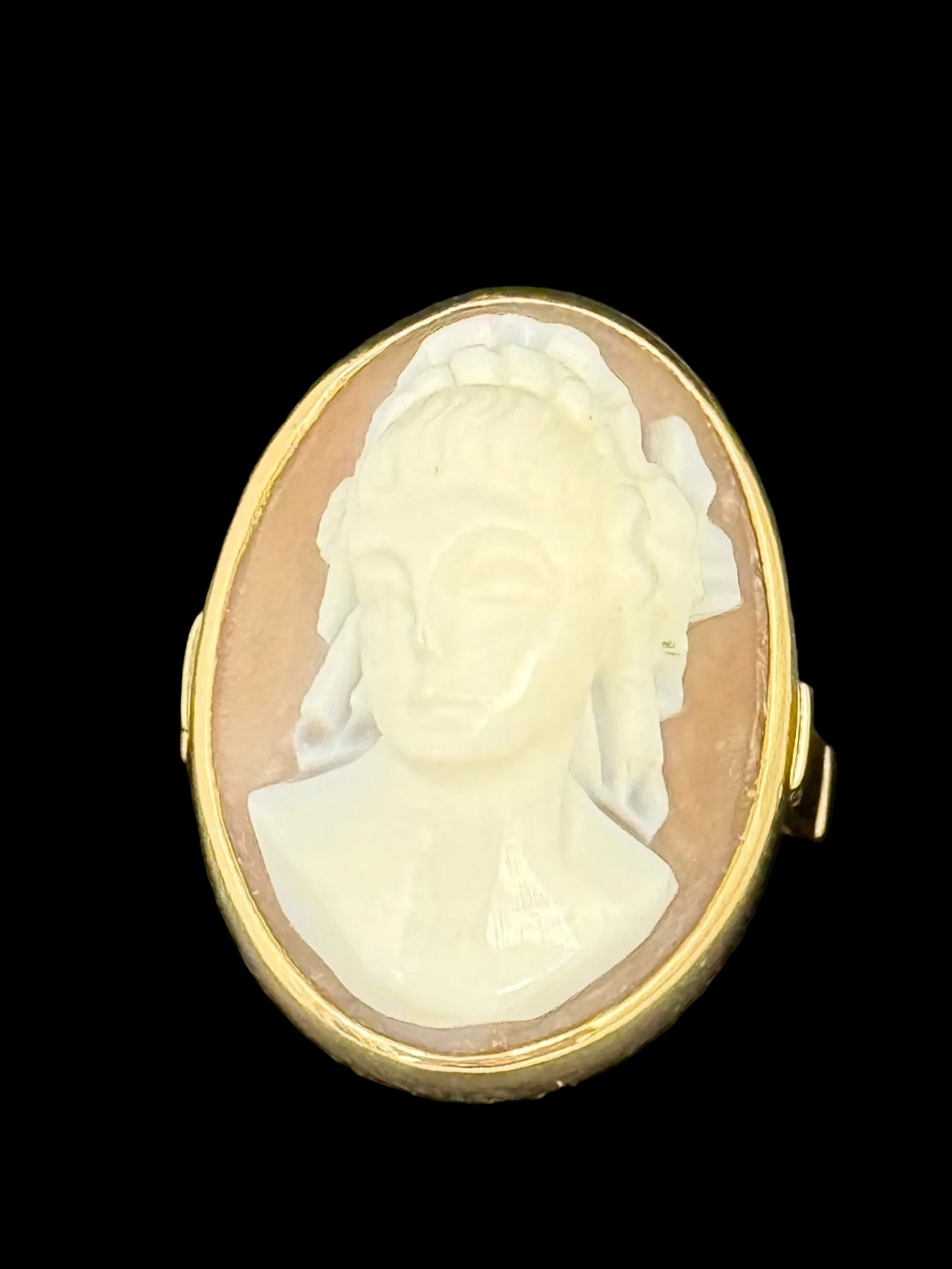 Shell Cameo Ring