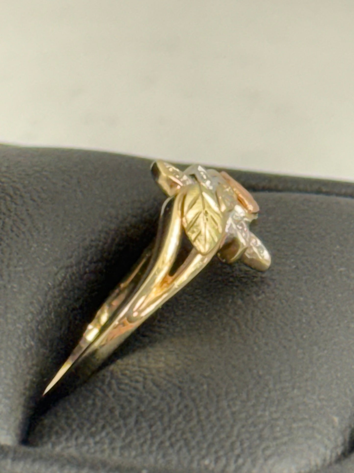 Lady’s BHG Diamond Ring