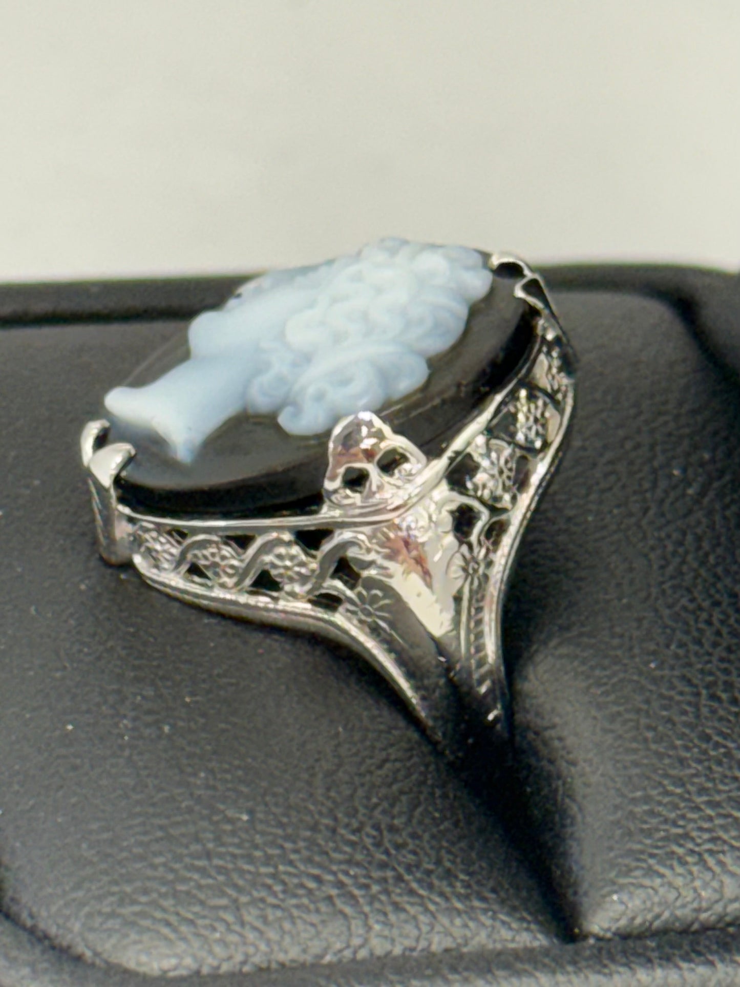 Antique Agate Cameo Ring