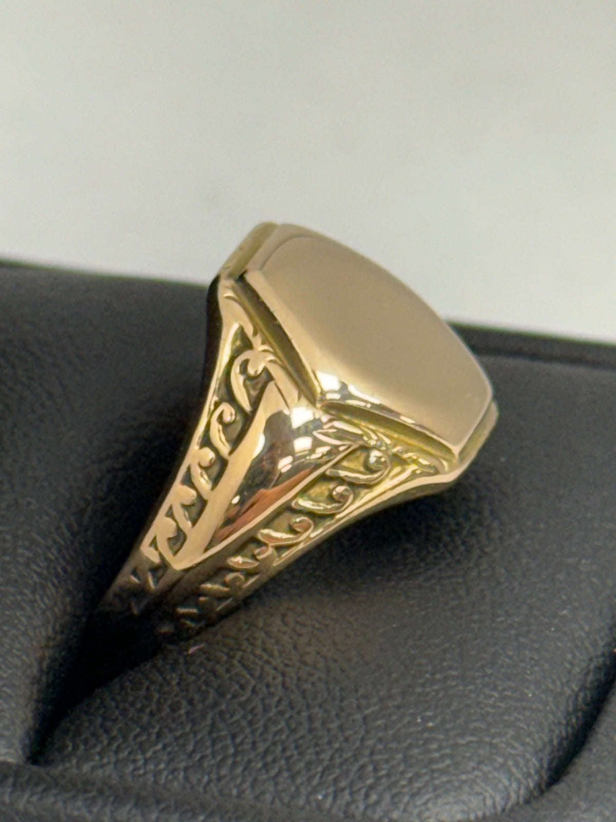 Gold Plain Signet Ring