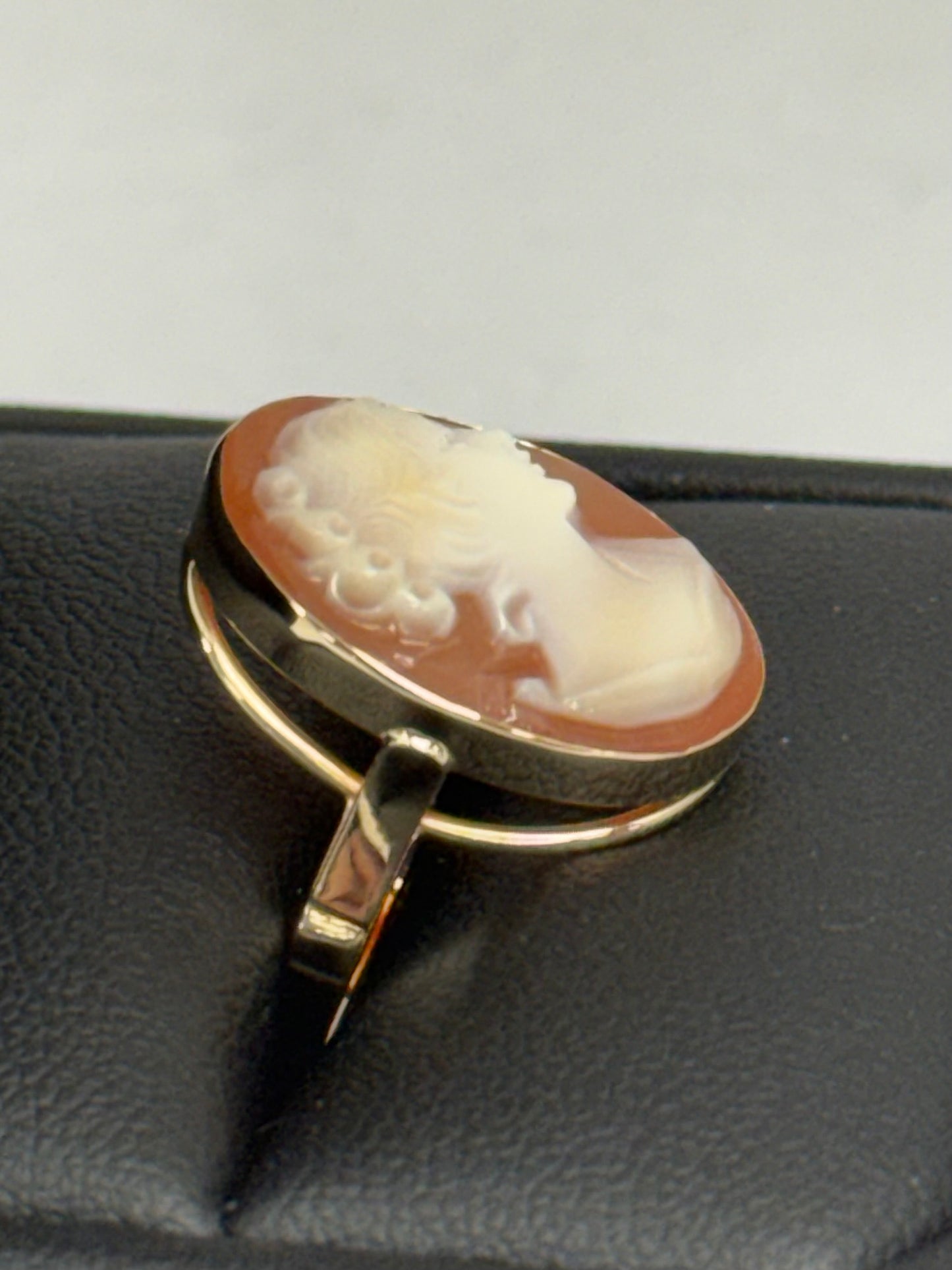 Shell Cameo Ring