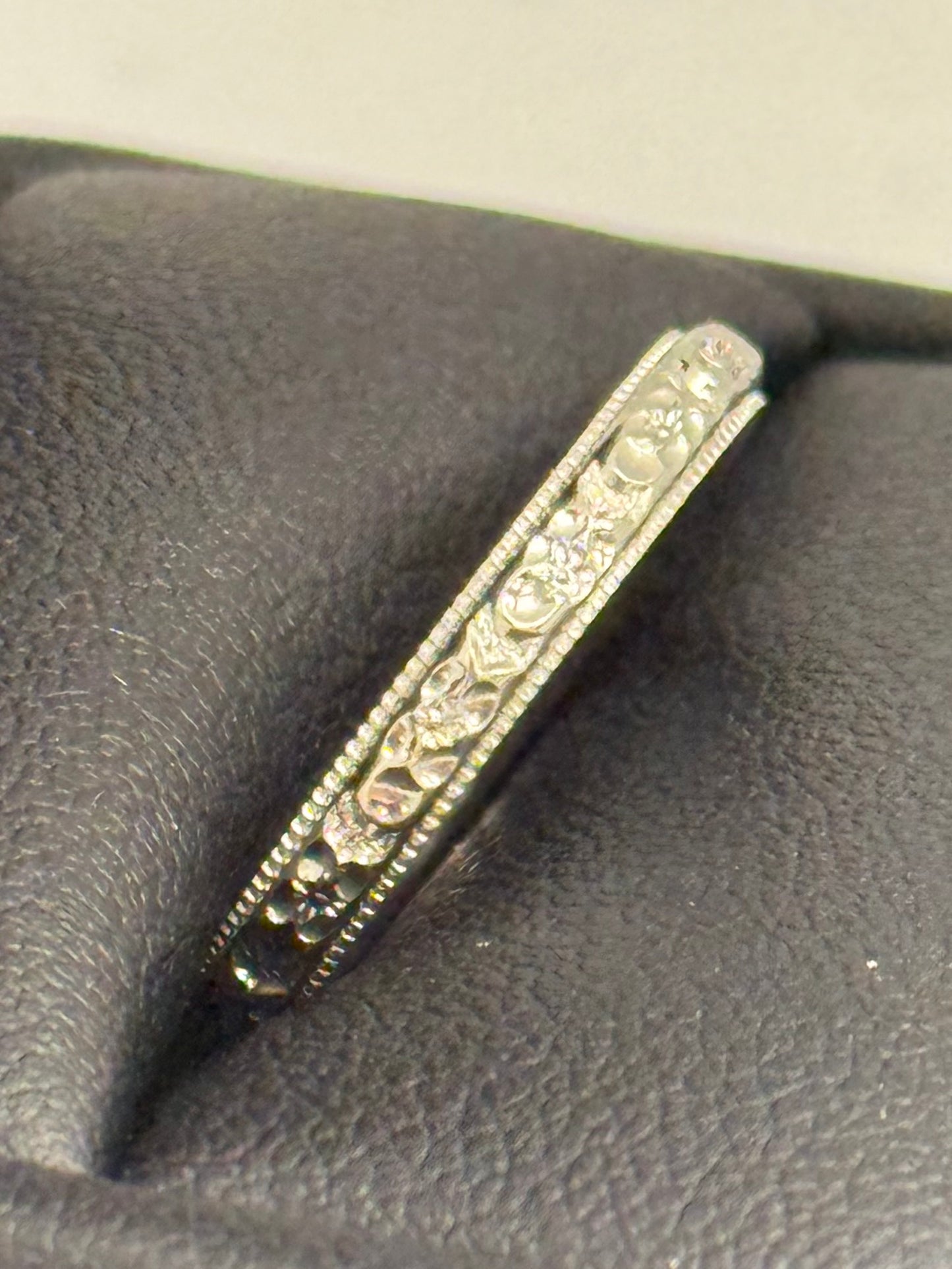Fashion Carved Wedding Band