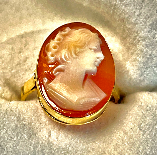 Shell Cameo Ring