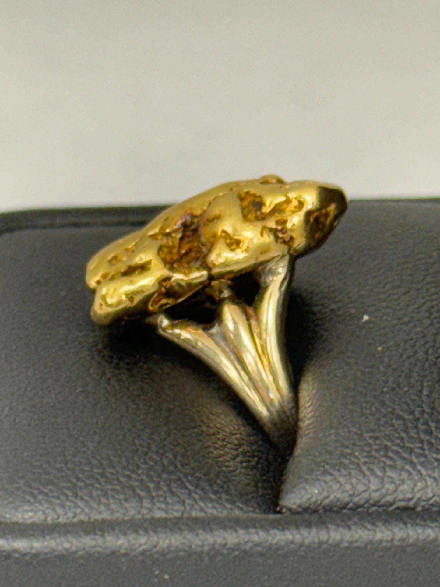 Lady’s Gen Nugget Ring